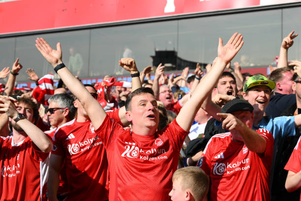 效力多年的 效力多年的