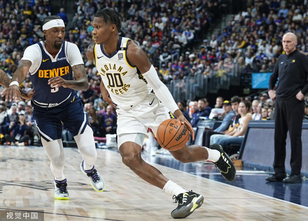 滑雪运动的 滑雪运动的