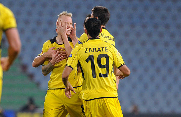 后防线屡次 后防线屡次